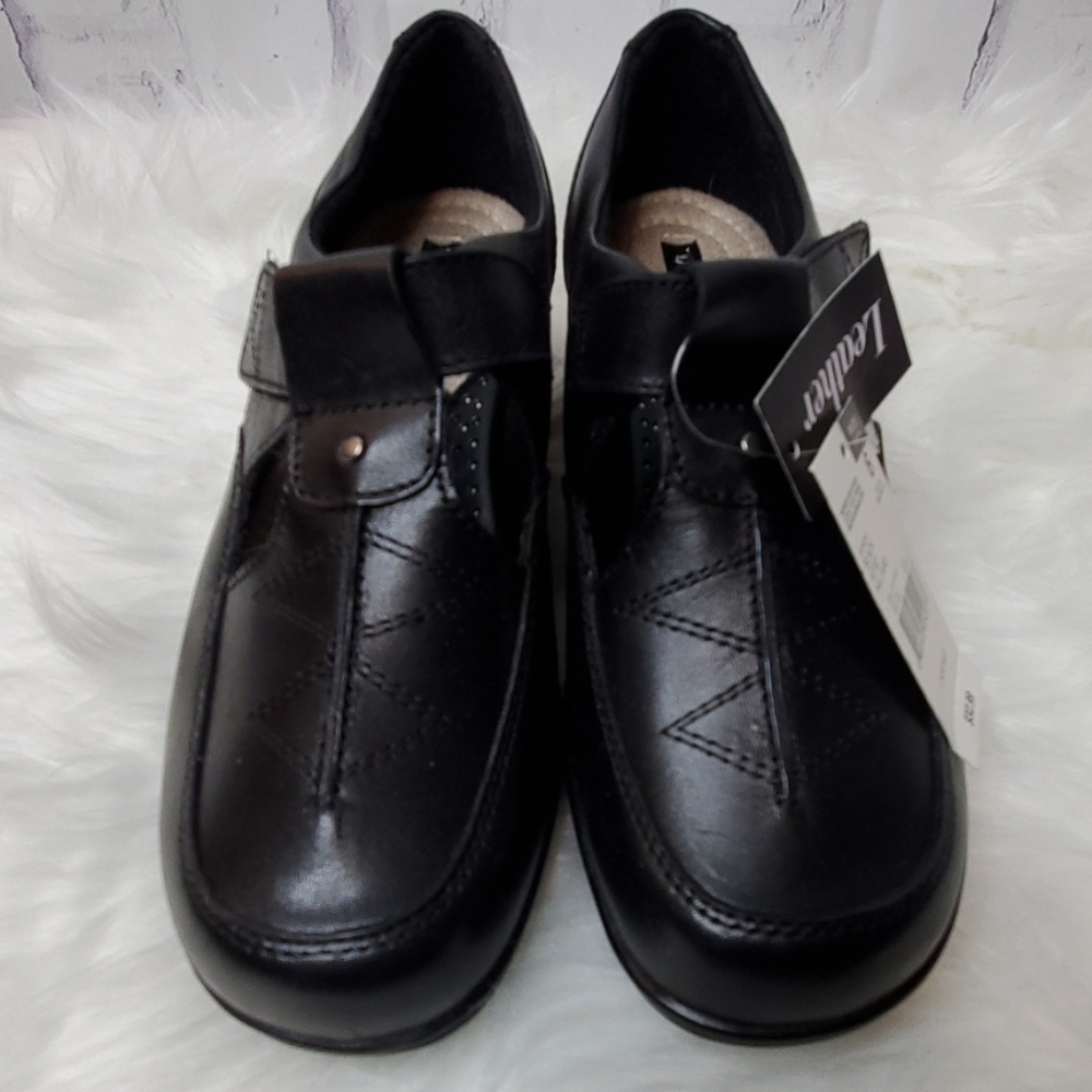 Thom McAn Shoes NWT
